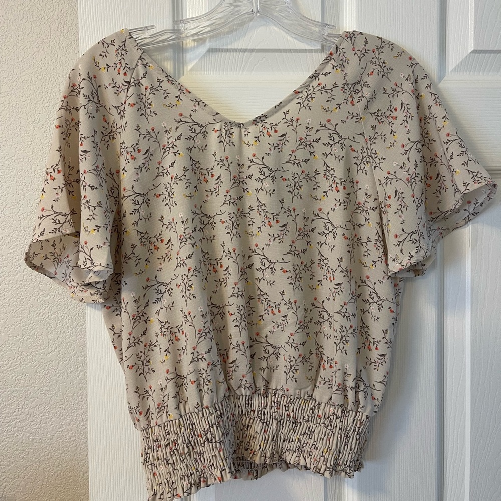 super cute cropped top size Small